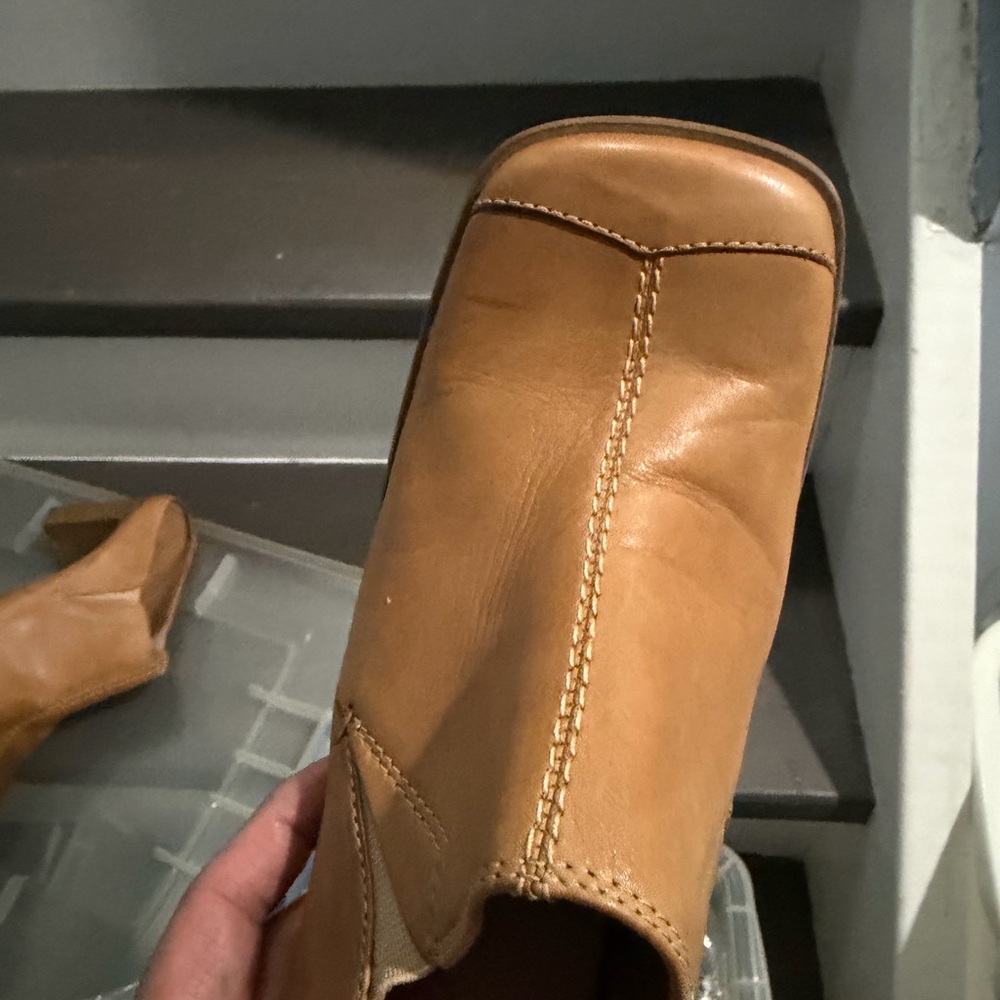 Chic Tan Leather Mules for Women - Picture 8 of 9